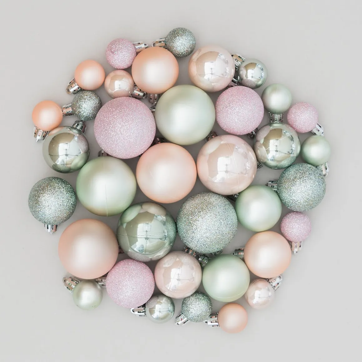 36 Kleine Weihnachtskugeln Romantic Mix, Aus Kunststoff