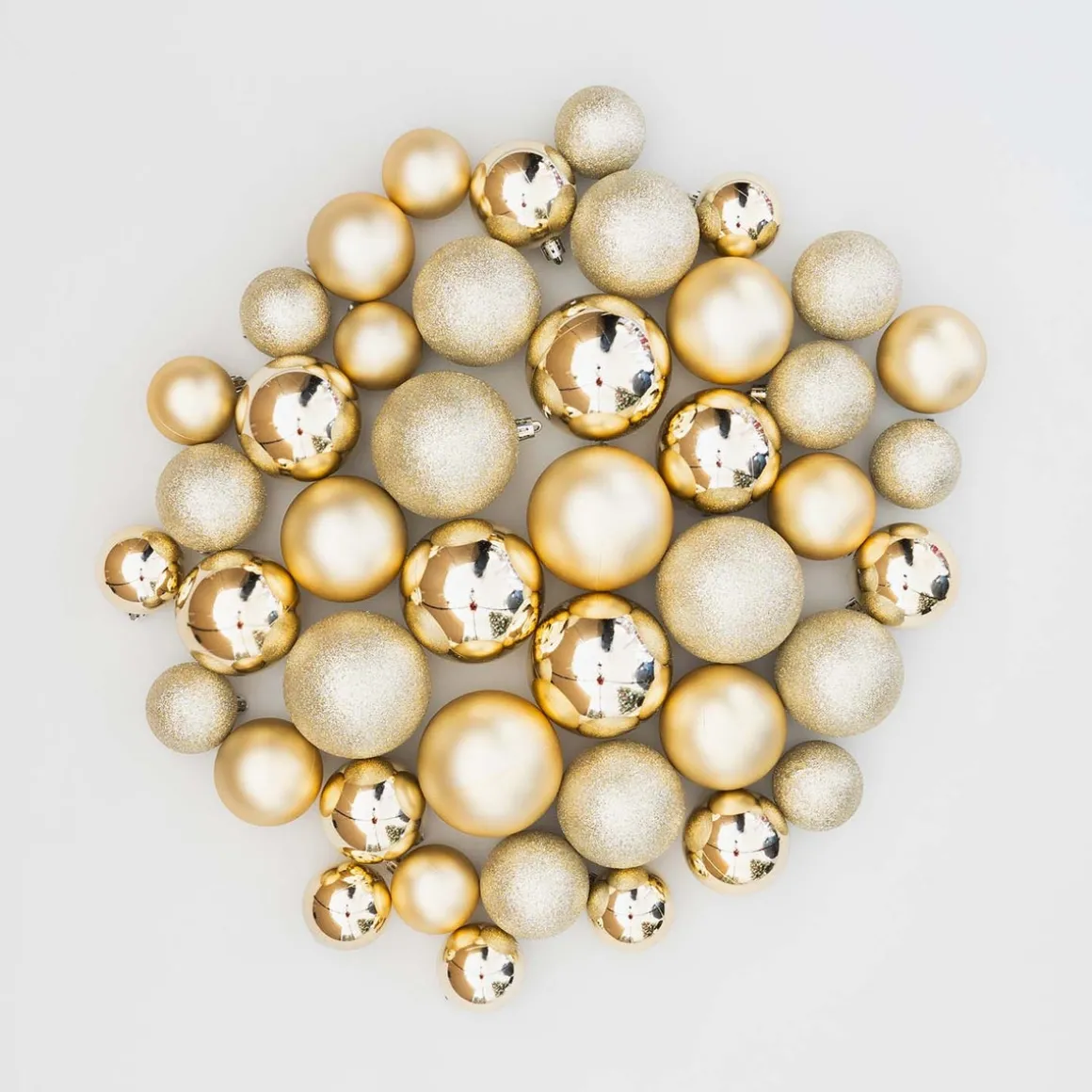 44 Weihnachtskugeln, Hellgold, Kunststoff, 5-8 Cm