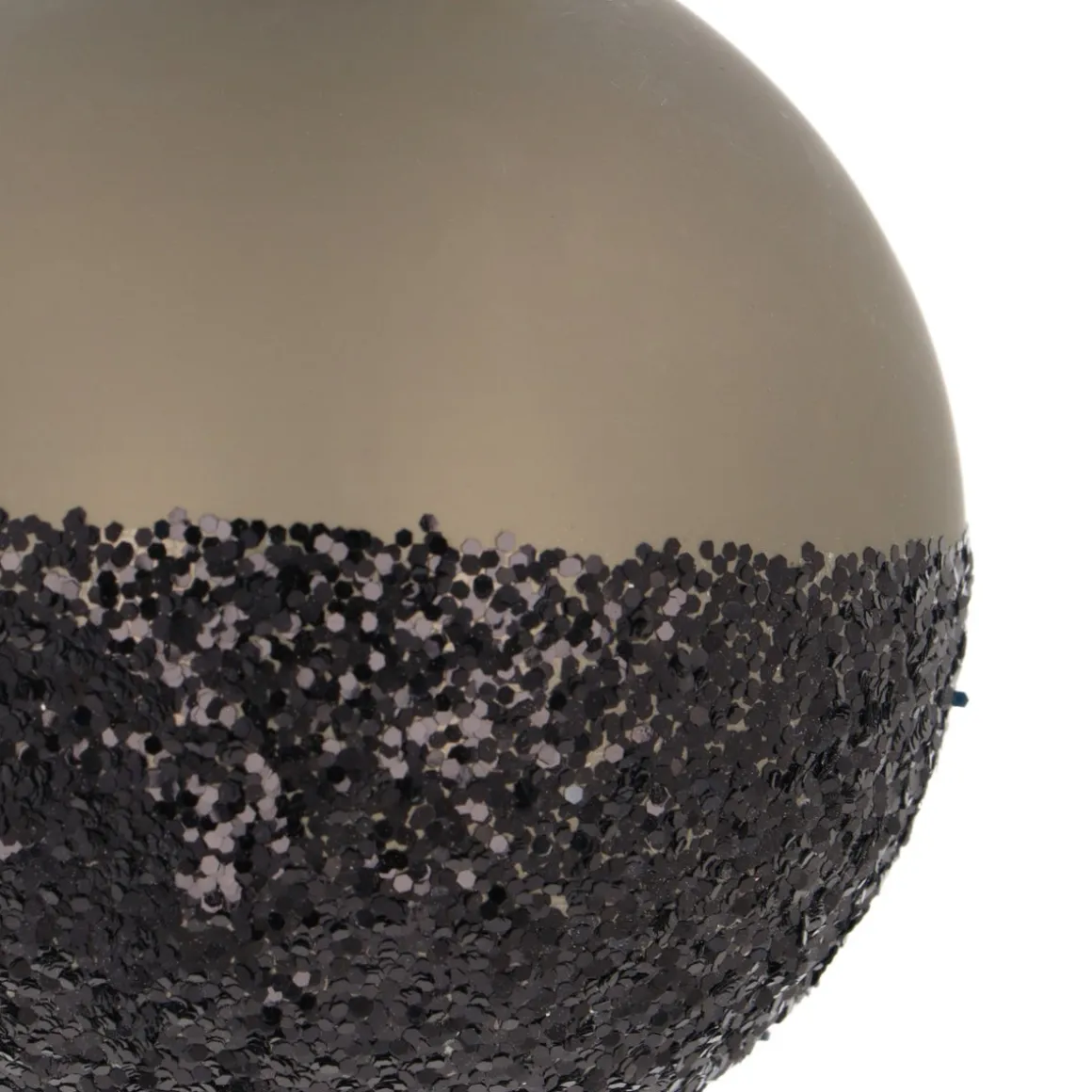 Cottage-grüne Weihnachtskugel Mit Schwarzem Glitter-Dip