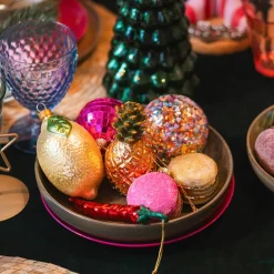 Goldener Macaron-Weihnachtsschmuck