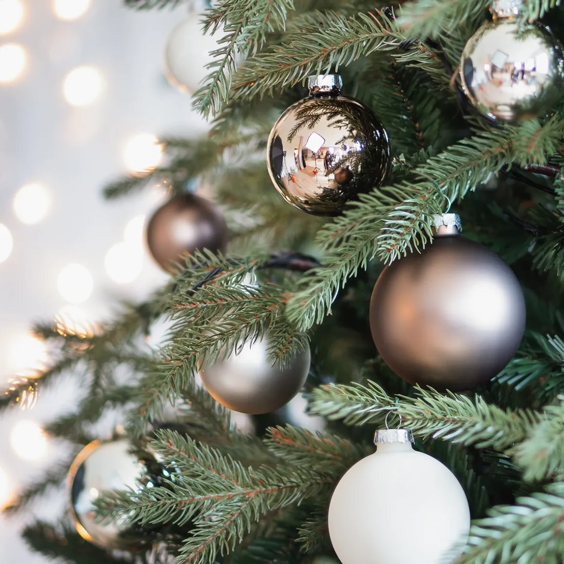 Moderne Scandi Natural Weihnachtskugel-Set 44 Stück In Praktischer Box