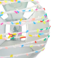 Pastellgrüne Weihnachtskugel Mit Bunten Kristallen