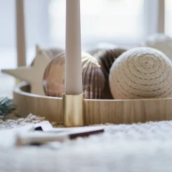 Set Aus 4 Goldenen Kerzenhaltern Für Tabletts