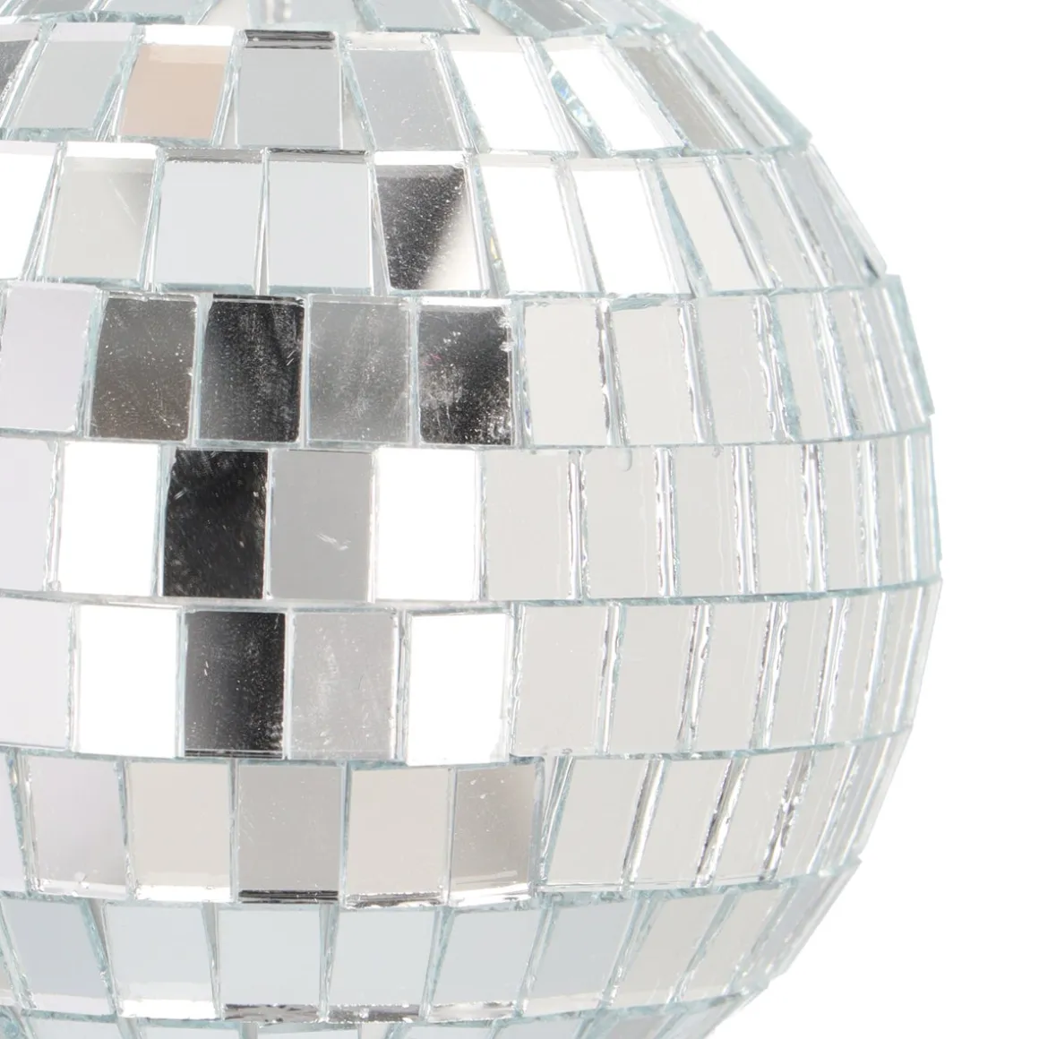 Silberne Disco-Weihnachtskugel Mit Reflektierenden Spiegelplättchen
