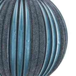 Stilvolle Blaue Weihnachtskugel Mit Filzstreifen