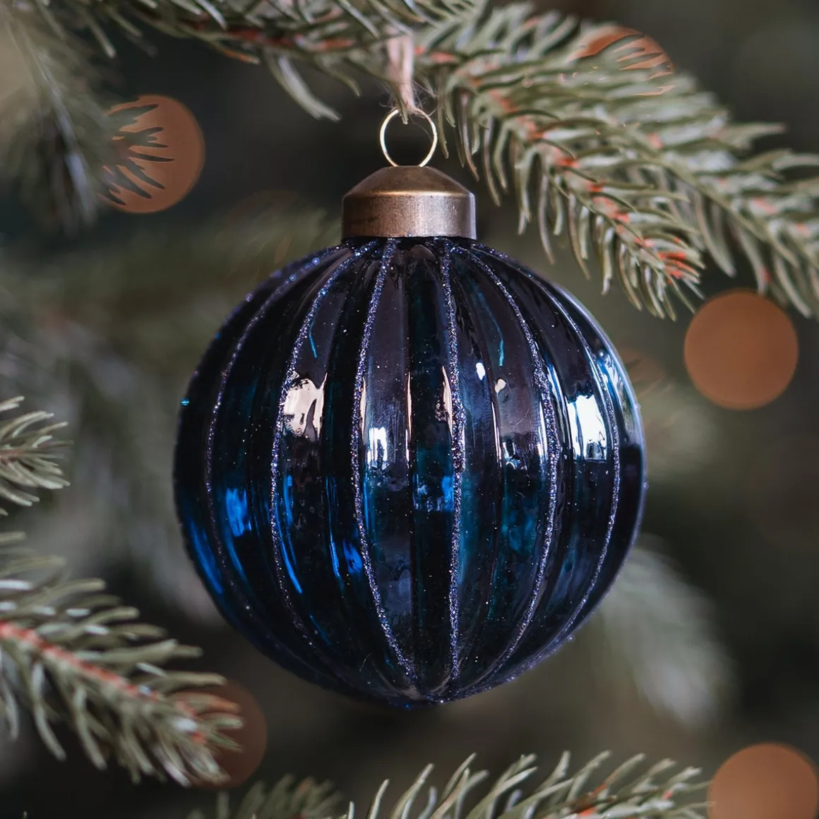 Trendige Blaue Weihnachtskugel Mit Lampion-Relief