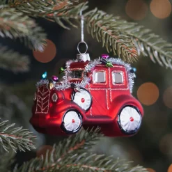 Verspielter Roter Oldtimer-Weihnachtsanhänger Für Autoliebhaber