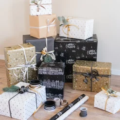 Weißes Geschenkpapier Auf Rolle Mit Metallischen Weihnachtsbäumchen