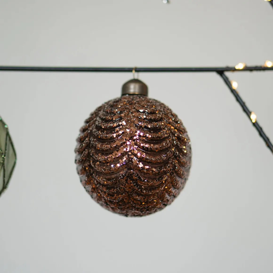 Weihnachtskugel Perlenmeer & Pailletten, Braun, Glas, 8 Cm