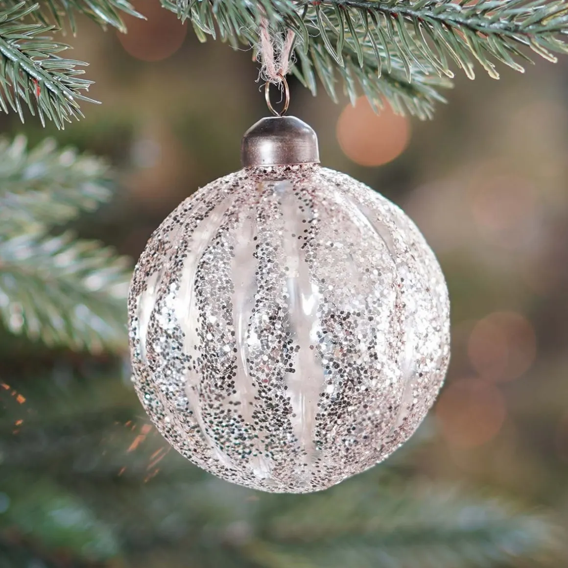 Weihnachtskugel Relief Mit Glitzer, Hellgold, Glas, 8 Cm