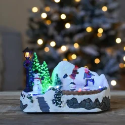 Weihnachtsszene Eislaufen, LED-Beleuchtung & Musik, 18 Cm